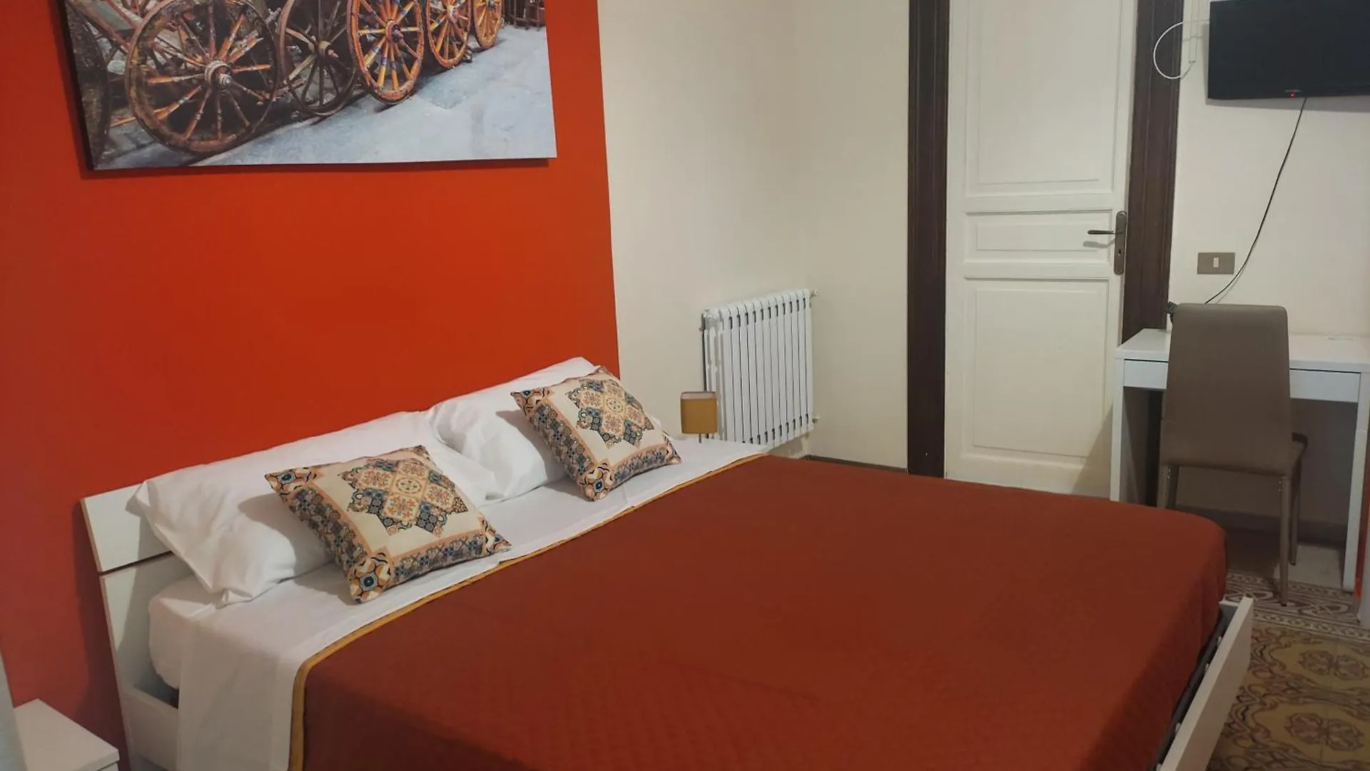 Mizzica Rooms Palermo 0*,  Italy