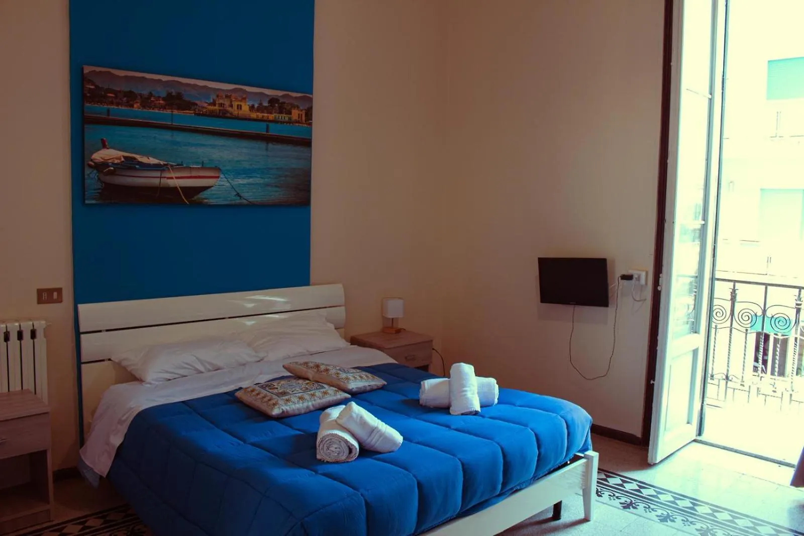 Mizzica Rooms Palermo 0*,  Italy